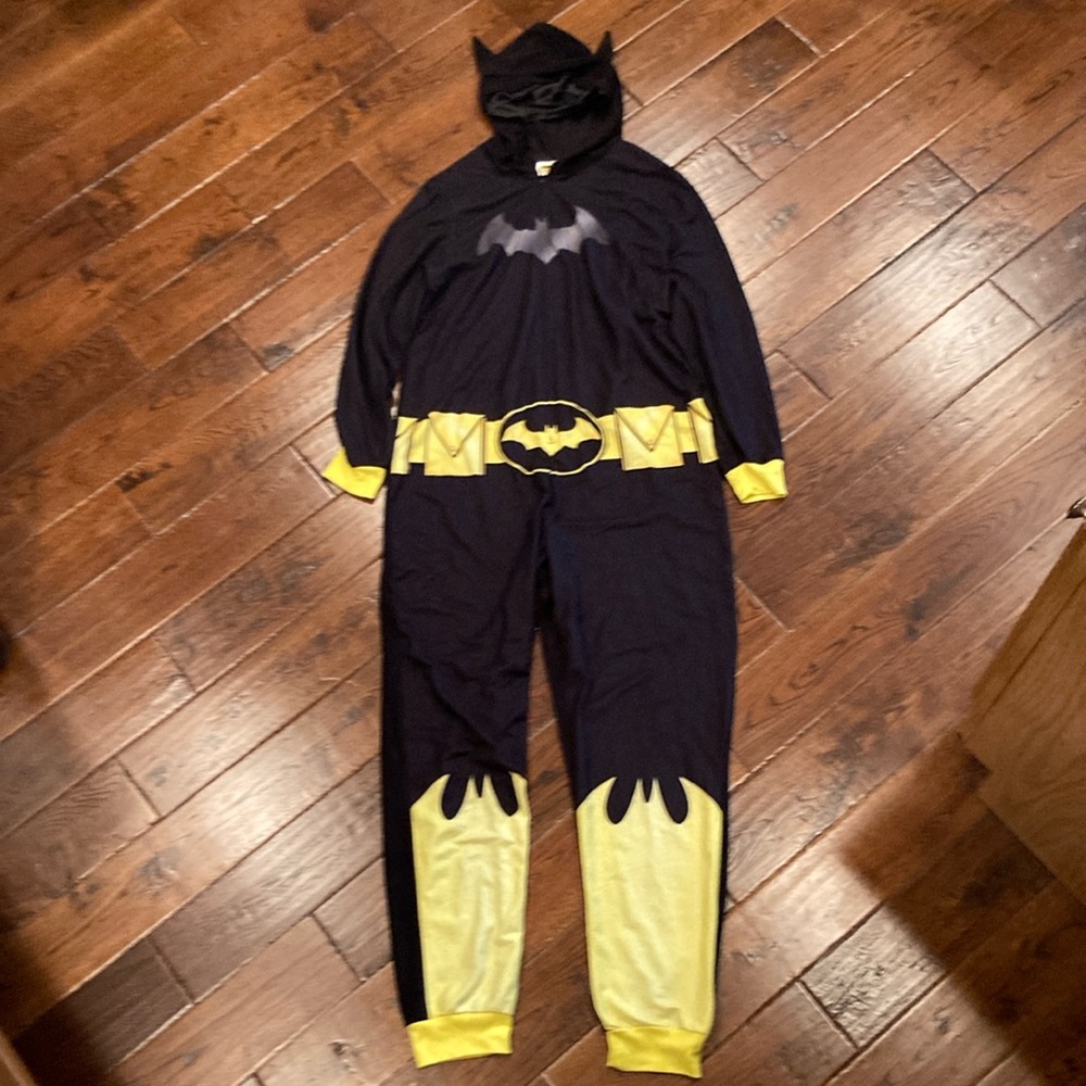 Women’s Batgirl One Piece Sleeper Costume Size Medium (8/10) USED